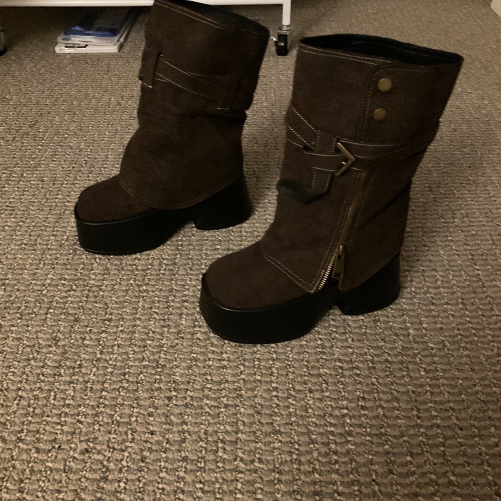 Suede brown boots  size 5.5